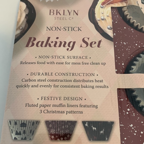 BKLYN Steel Co. Non-Stick Festive Baking Set with 72 Paper liners - Picture 4 of 6
